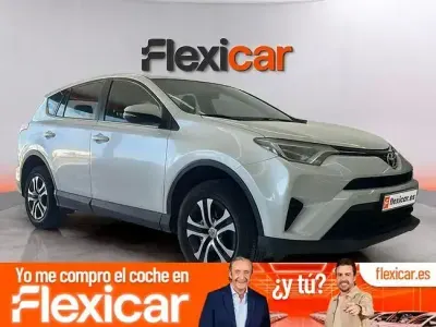 Usado Toyota RAV4 Advance 143 CV (105 kW) 2017 Blanco SUV