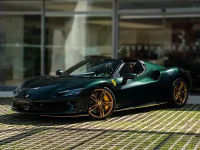 Usado Ferrari 296 830 CV (610 kW) 2025 Verde metalizado Descapotable