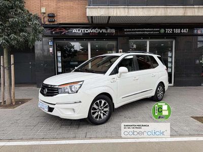 Usado Ssangyong (KGM) Rodius Limited 178 CV (130 kW) 2017 Blanco Monovolumen