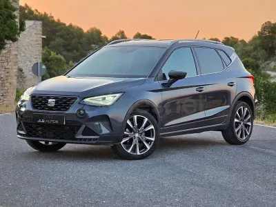 Usado Seat Arona FR 150 CV (110 kW) 2024 Gris / plata SUV