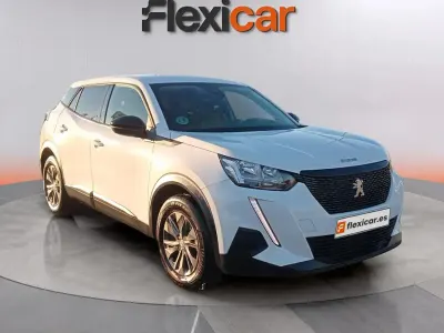 Usado Peugeot 2008 Active 101 CV (74 kW) 2022 Blanco SUV