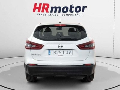 Käytetty Nissan Qashqai Acenta 117 HP (86 kW) 2020 Valkoinen Katumaasturi