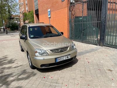 Usado Kia Carens LX 140 CV (102 kW) 2006 Beige Monovolumen