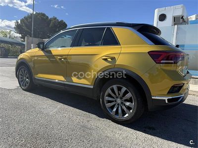 Usado VW T-Roc Sportline 190 CV (139 kW) 2018 Amarillo SUV