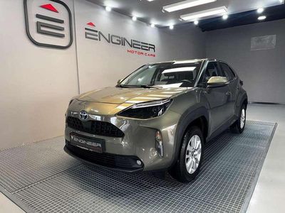 Usado Toyota Yaris Cross Business Edition 116 CV (85 kW) 2022 Verde SUV