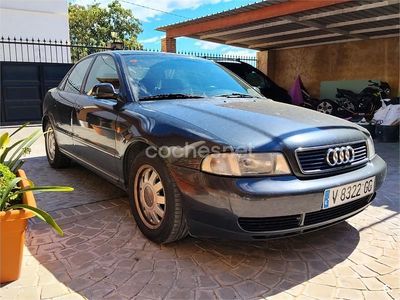 Usado Audi A4 150 CV (110 kW) 1998 Negro Berlina