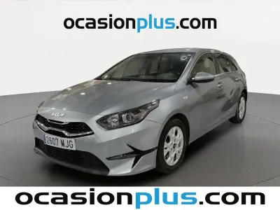 Usado Kia Ceed 136 CV (100 kW) 2023 Gris plata Utilitario