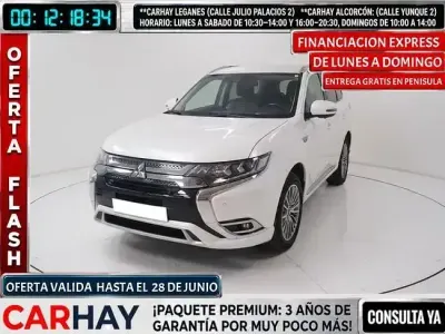 Usado Mitsubishi Outlander P-HEV 224 CV (164 kW) 2021 Blanco SUV