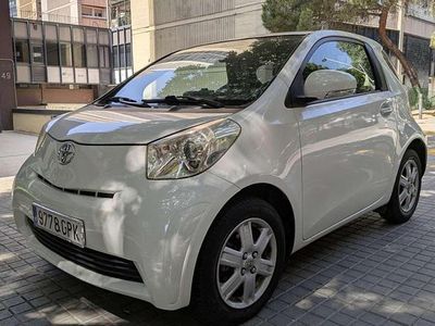 Toyota iQ