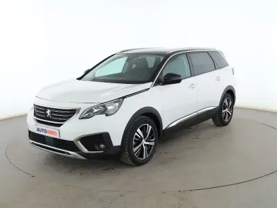 Usado Peugeot 5008 Allure 130 CV (95 kW) 2019 Blanco SUV