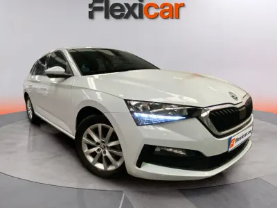 Usado Skoda Scala Style 116 CV (85 kW) 2020 Blanco Utilitario