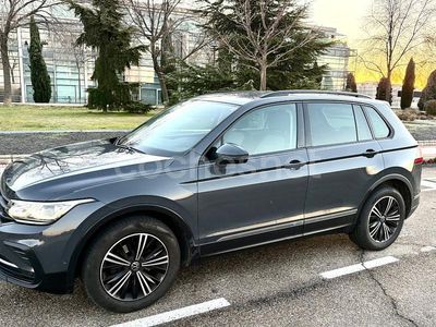 Gris / plata Usado 2022 VW Tiguan Life SUV | 21.500 € (Super precio)