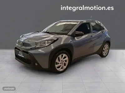 Usado Toyota Aygo X Play 72 CV (52 kW) 2025 Gris SUV