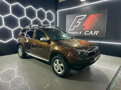 Usado Dacia Duster Lauréate 105 CV (77 kW) 2011 Marrón SUV