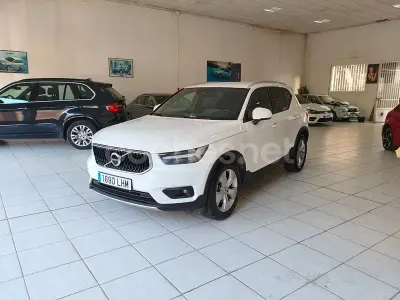Usado Volvo XC40 Momentum 150 CV (110 kW) 2020 Blanco SUV