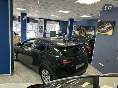 Używany Kia Ceed 100 KM (73 kW) 2023 Czarny Hatchback