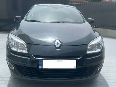 Usado Renault Mégane III Dynamique 116 CV (85 kW) 2012 Negro Berlina