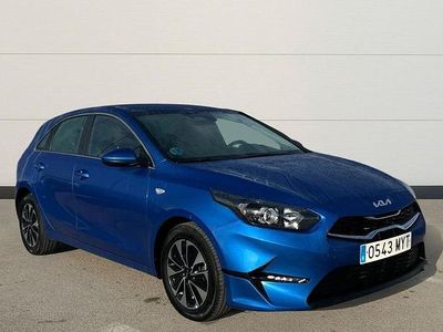 Azul Usado 2025 Kia Ceed Utilitario | 22.500 € (Un poco caro)