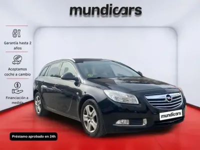 Usado Opel Insignia Selective 131 CV (96 kW) 2013 Negro Familiar