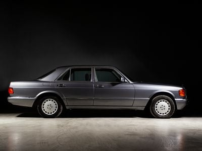 Usado Mercedes 300 SE 180 CV (132 kW) 1986 Gris