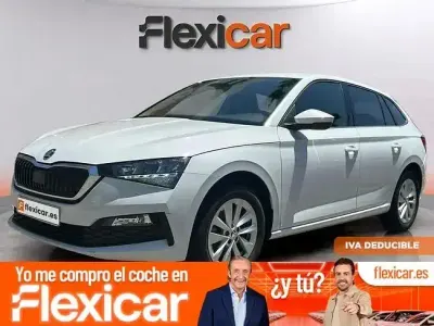 Usado Skoda Scala Ambition 110 CV (80 kW) 2023 Blanco Utilitario