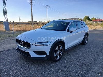 Usado Volvo V60 CC Pro 197 CV (144 kW) 2021 Blanco Familiar