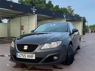 Usado Seat Exeo Style 120 CV (88 kW) 2011 Gris / plata Berlina
