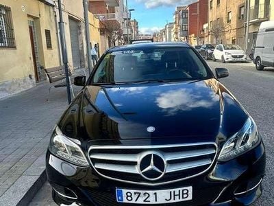 Usado Mercedes E220 Avantgarde 170 CV (125 kW) 2015 Negro Berlina