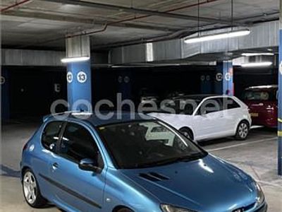 Usado Peugeot 206 90 CV (66 kW) 2002 Azul Berlina