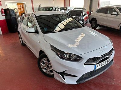 Usado Kia Ceed 136 CV (100 kW) 2022 Blanco Utilitario