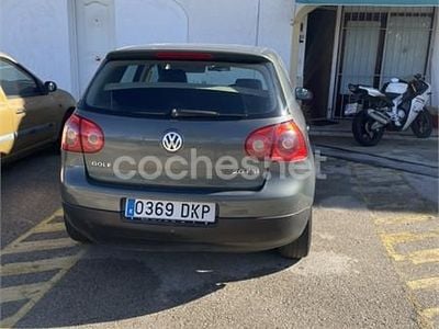 Usado VW Golf IV Highline 150 CV (110 kW) 2005 Gris / plata Berlina