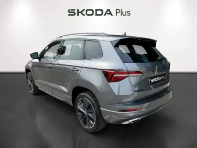 Usado Skoda Karoq SportLine 150 CV (110 kW) 2026 Gris SUV