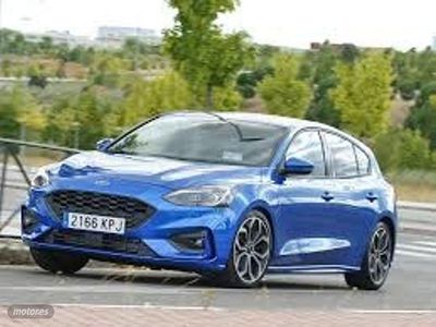Usado Ford Focus Trend 95 CV (69 kW) 2020 Plateado Familiar