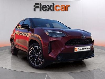 Usado Toyota Yaris Hybrid Style 116 CV (85 kW) 2022 Granate