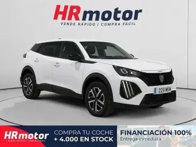 Usado Peugeot 2008 Active 100 CV (73 kW) 2023 Blanco SUV