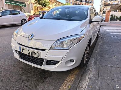 Usado Renault Mégane Dynamique 110 CV (80 kW) 2011 Blanco Berlina