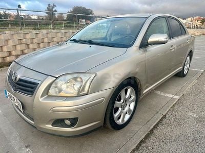 Usado Toyota Avensis Executive 126 CV (92 kW) 2006 Beige Berlina
