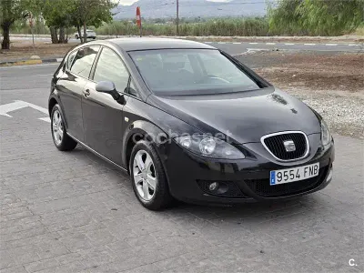 Usado Seat Leon Ecomotive 105 CV (77 kW) 2008 Negro Utilitario