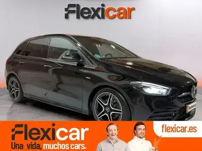 Usado Mercedes B200 150 CV (110 kW) 2021 Negro Utilitario
