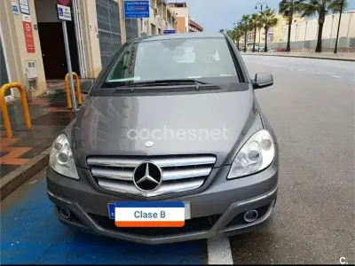 Usado Mercedes B180 Edition 109 CV (80 kW) 2009 Gris / plata Monovolumen