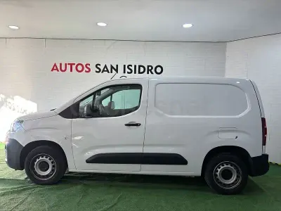 Usado Citroën Berlingo Live 102 CV (75 kW) 2021 Blanco Monovolumen