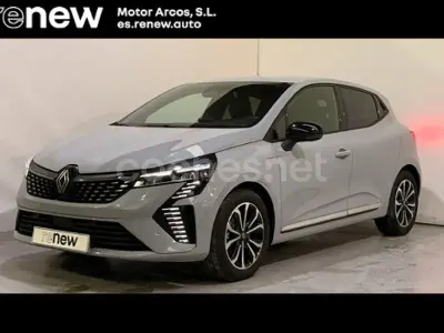 Usado Renault Clio V Techno 100 CV (73 kW) 2025 Gris / plata Berlina