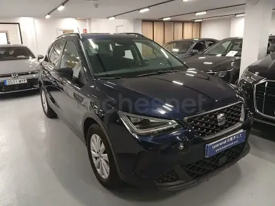 Usado Seat Arona Style 110 CV (80 kW) 2022 Azul SUV