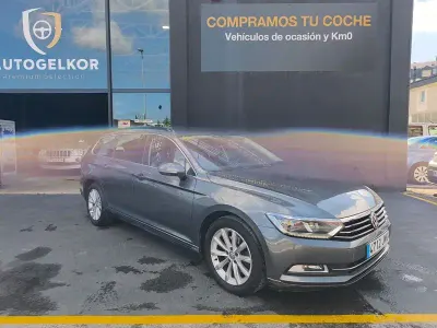 Usado VW Passat Edition 120 CV (88 kW) 2016 Gris / plata Familiar