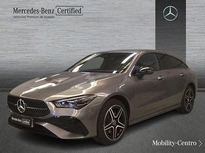 Mountaingrau met. Usado 2024 Mercedes CLA250 AMG line Berlina | 42.900 €