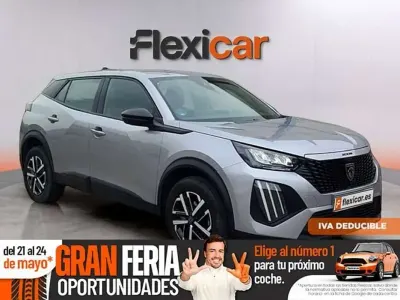 Usado Peugeot 2008 Active 101 CV (74 kW) 2023 Gris SUV