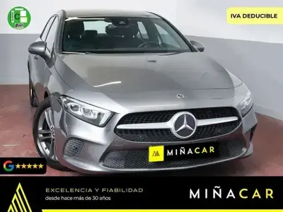 Usado Mercedes A180 Business 116 CV (85 kW) 2020 Gris Utilitario