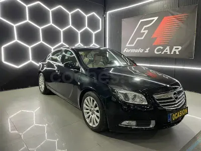 Usado Opel Insignia Sport 160 CV (117 kW) 2011 Negro Berlina