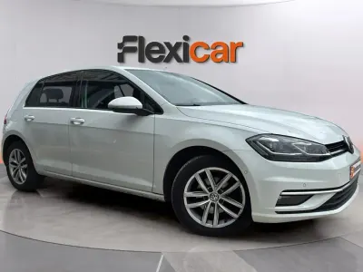 Usado VW Golf VII Advance 110 HP (80 kW) 2018 Branco Sedan