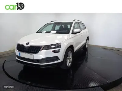 Usado Skoda Karoq Ambition 150 CV (110 kW) 2021 Blanco SUV